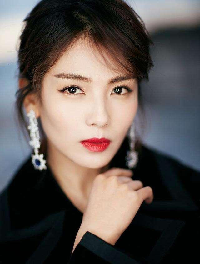 女明星禅照,女明星禅照中的静谧之美